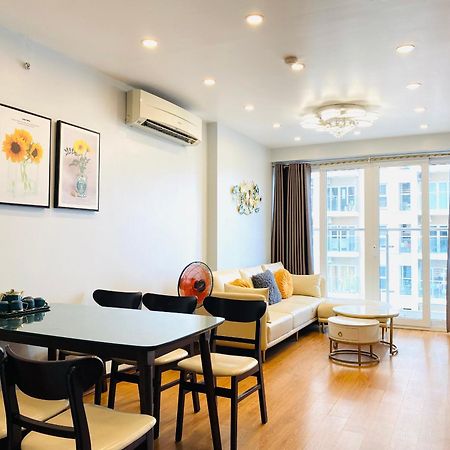 Homestay 3 phòng ngủ VIEW BIỂN chung cư Newlife Tower Ha Long Esterno foto