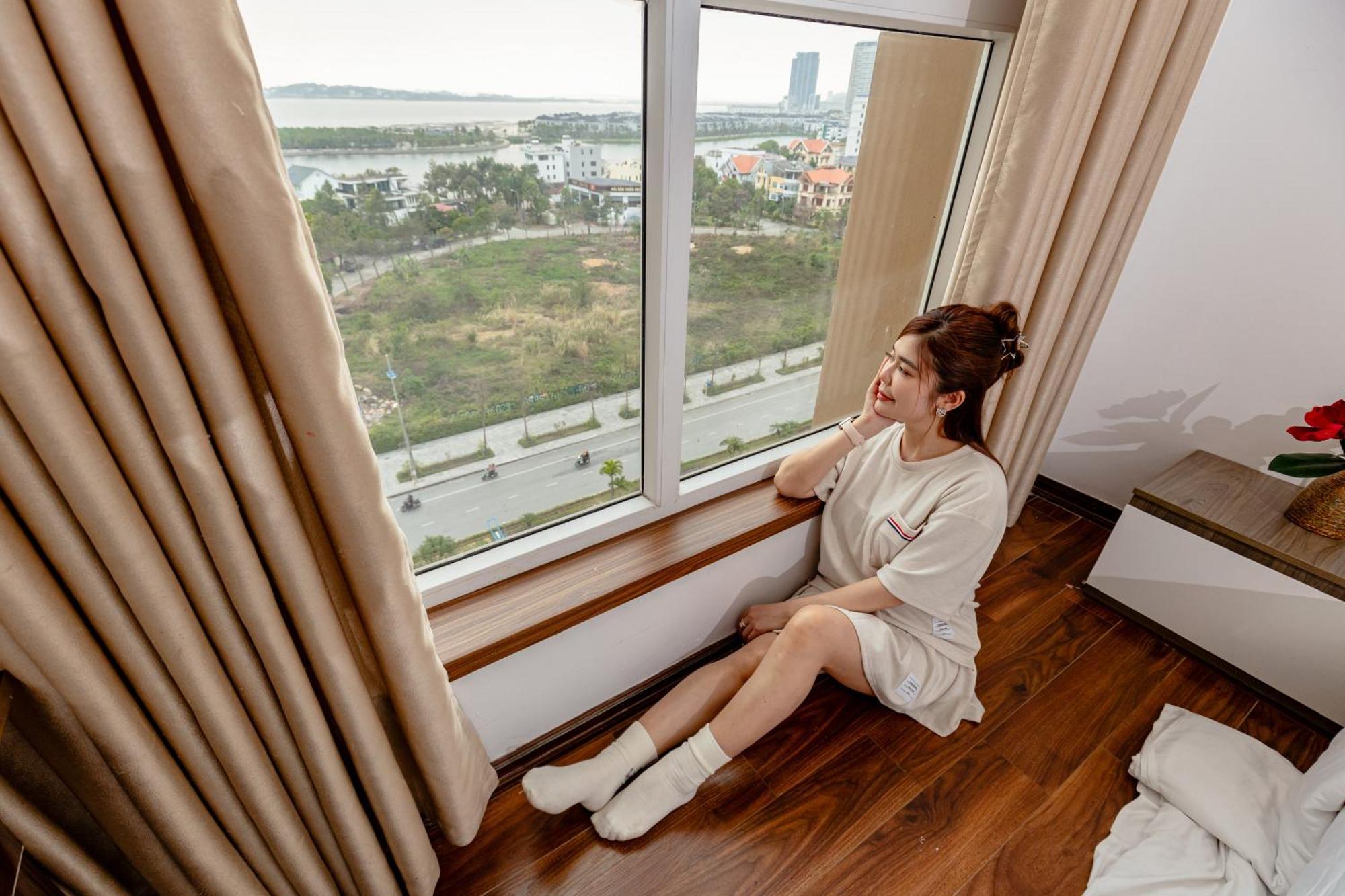 Homestay 3 phòng ngủ VIEW BIỂN chung cư Newlife Tower Ha Long Esterno foto