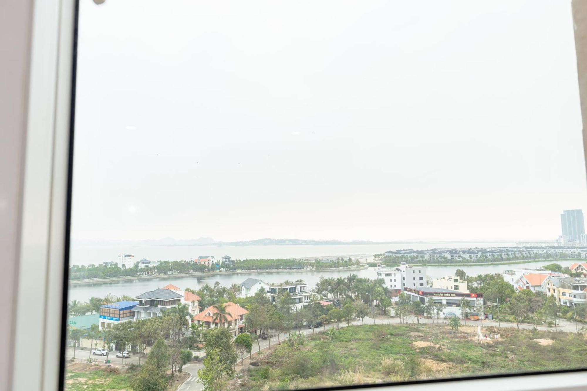 Homestay 3 phòng ngủ VIEW BIỂN chung cư Newlife Tower Ha Long Esterno foto